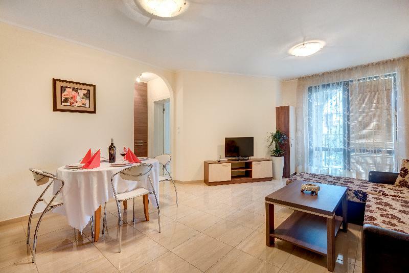 Aparthotel Esteban Vip Club 2*