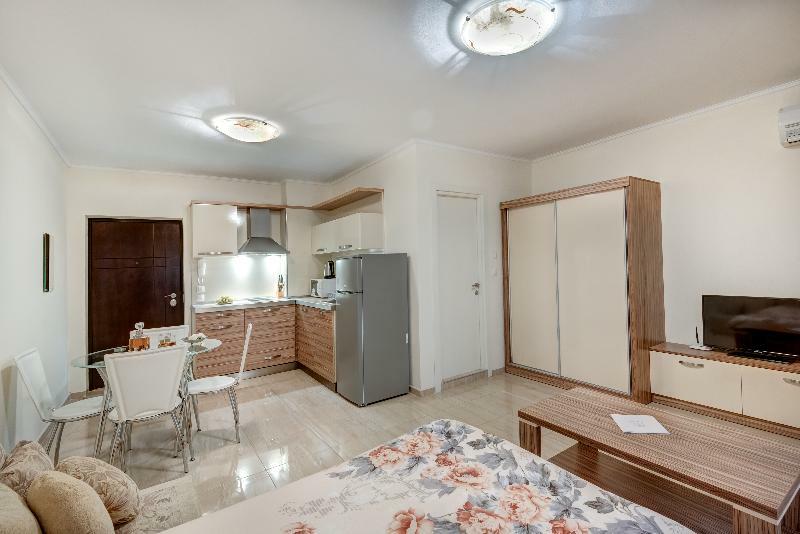 Esteban Vip Club Hotel apartamentowy 2*